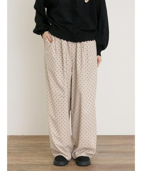 Samansa Mos2（サマンサ モスモス）の「【M/Lサイズ】ドット柄ストレートパンツ（その他パンツ・レディース・ベージュ/オフホワイト/ブラック・M/L）」の3枚目の写真