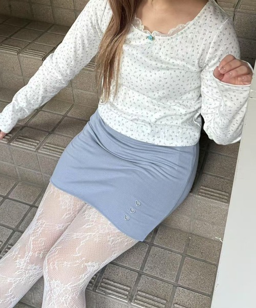 hugi(ハギ)の「TRIPLE HEART MINI SKIRT/トリプルハートミニスカート(スカート・レディース・グレー/ブラック・FREE)」の11枚目の写真