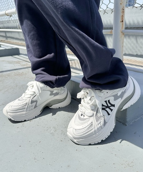 MLB(メジャーリーグベースボール)の「【日本未発売/WEB限定】MLB KOREA(エムエルビーコリア)/軽量 厚底 ボリューム ソール スニーカー シューズ/curve runner(スニーカー・レディース・ホワイト/ブラック/シルバー/グレー・23.5cm/24.5cm)」の15枚目の写真