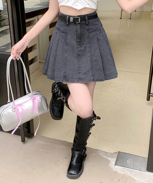 DAY CLOSET（デイ クローゼット）の「レディース トレンドのY2K。ショート丈ヴィンテージライクサイドプリーツデニムスカート[大きいサイズあり]（デニムスカート・レディース・ブラック/アイボリー/グレー・XL/M/S/L）」の11枚目の写真