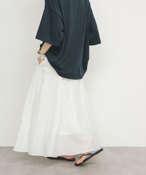 KBF（ケイビーエフ）の「フレアイージースカート（スカート・レディース・ダークブラウン/オフホワイト/ブラック・ONE）」の6枚目の写真