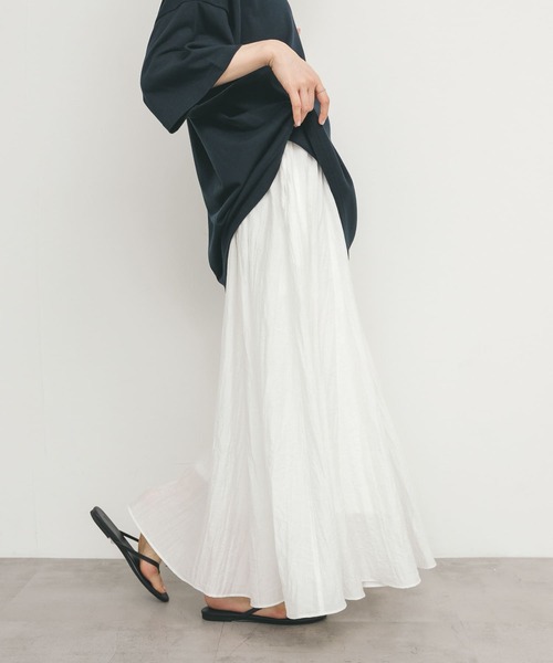 KBF（ケイビーエフ）の「フレアイージースカート（スカート・レディース・ダークブラウン/オフホワイト/ブラック・ONE）」の7枚目の写真