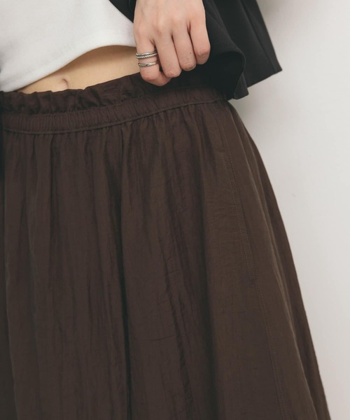 KBF（ケイビーエフ）の「フレアイージースカート（スカート・レディース・ダークブラウン/オフホワイト/ブラック・ONE）」の20枚目の写真