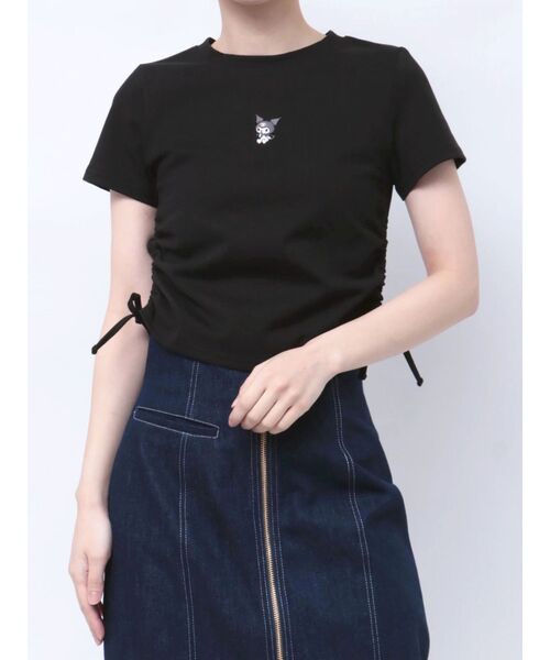 MERCURYDUO(マーキュリーデュオ)の「【メロクロコラボ】クロミワンポイント刺繍クロップドTシャツ(Tシャツ/カットソー・レディース・ブラック・FREE)」の2枚目の写真