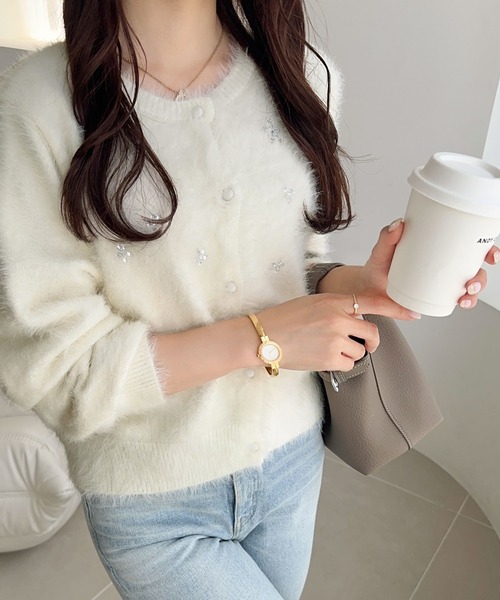 mily bilet(ミウィビレット)の「【mily bilet】ふわっと贅沢、きらめきビジューが映えるシャギーカーデ♪フェザーシャギーニットカーディガン(カーディガン/ボレロ・レディース・チャコールグレー/グレー/アイボリー/パープル/レッド・LARGE/MEDIUM/SMALL/X-LARGE)」の8枚目の写真
