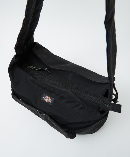 Dickies(ディッキーズ)の「【DICKIES/ディッキーズ】Dickies MP DS SHOULDER BAG 80976500/ショルダーバッグ/シャーリング/ユニセックス【WEB限定】(トートバッグ・レディース・グレー/ブラック/アイボリー・フリー)」の4枚目の写真