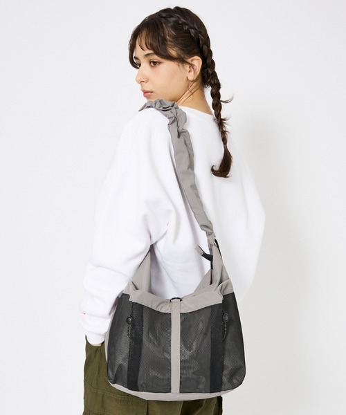 Dickies(ディッキーズ)の「【DICKIES/ディッキーズ】Dickies MP DS SHOULDER BAG 80976500/ショルダーバッグ/シャーリング/ユニセックス【WEB限定】(トートバッグ・レディース・グレー/ブラック/アイボリー・フリー)」の19枚目の写真