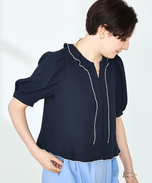 NOLLEY’S(ノーリーズ)の「ストレッチジョーゼット配色フリルブラウス(シャツ/ブラウス・レディース・ブラック/ネイビー/オフホワイト・38/36)」の3枚目の写真