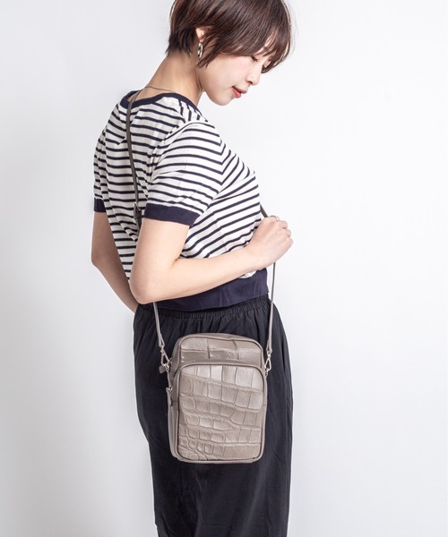 BELLIES YORK（ベリーズヨーク）の「【BELLIES YORK】クロコダイル×牛革　ショルダーバッグ ポーチ ポシェット（ショルダーバッグ・レディース・ダークベージュ/ブラック/ネイビー/ベージュ・FREE）」の18枚目の写真