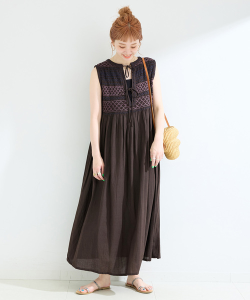 B.C STOCK（ベーセーストック）の「手洗い可 / 2WAYスモッキングワンピース（ワンピース・レディース・ブルー/ブラウン/レッド・FREE）」の10枚目の写真