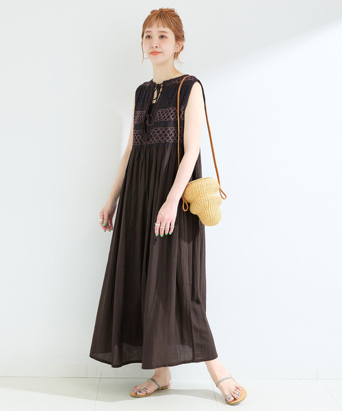 B.C STOCK（ベーセーストック）の「手洗い可 / 2WAYスモッキングワンピース（ワンピース・レディース・ブルー/ブラウン/レッド・FREE）」の9枚目の写真