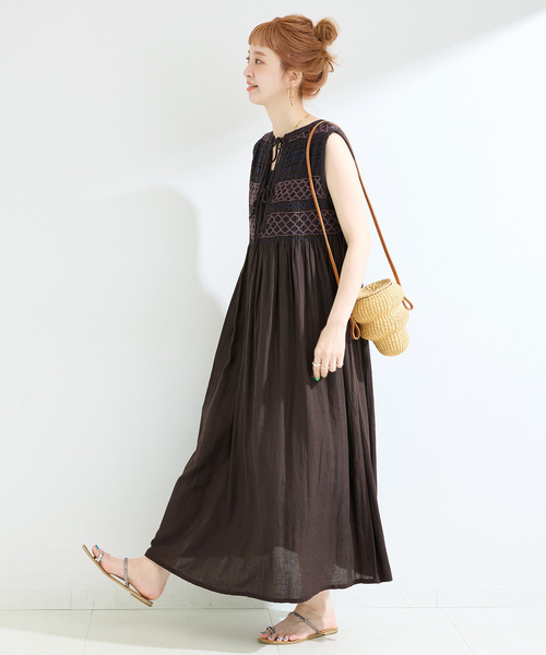 B.C STOCK（ベーセーストック）の「手洗い可 / 2WAYスモッキングワンピース（ワンピース・レディース・ブルー/ブラウン/レッド・FREE）」の8枚目の写真