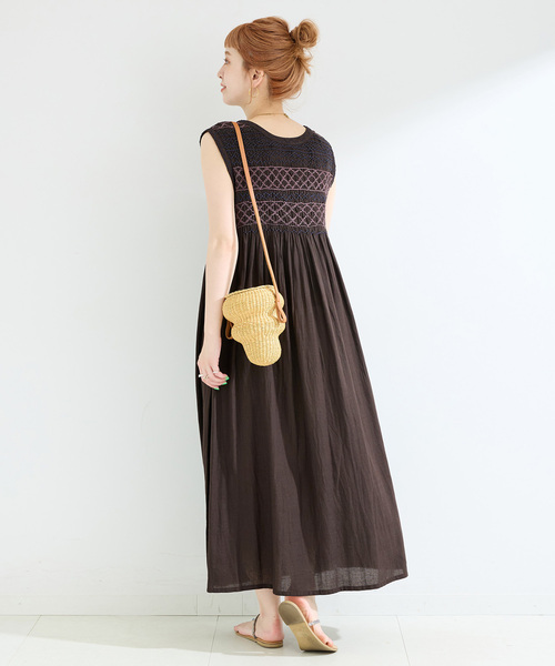 B.C STOCK（ベーセーストック）の「手洗い可 / 2WAYスモッキングワンピース（ワンピース・レディース・ブルー/ブラウン/レッド・FREE）」の7枚目の写真