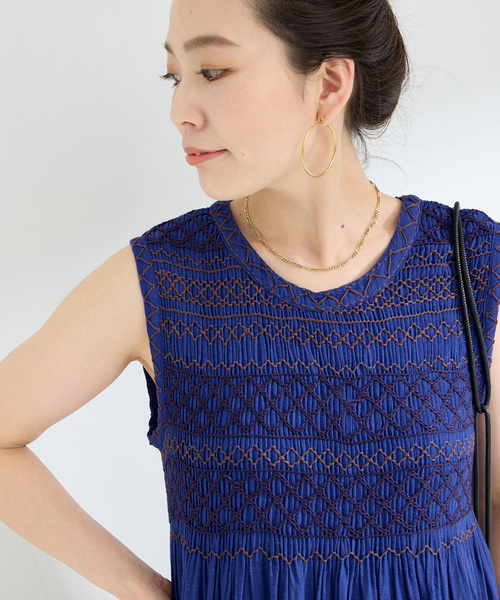 B.C STOCK（ベーセーストック）の「手洗い可 / 2WAYスモッキングワンピース（ワンピース・レディース・ブルー/ブラウン/レッド・FREE）」の20枚目の写真