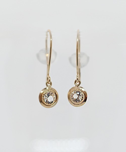 sowi(ソーイ)の「K10 天然石スイングピアス(ピアス(両耳用)・レディース・ライトブルー/ホワイト・フリ-)」の1枚目の写真