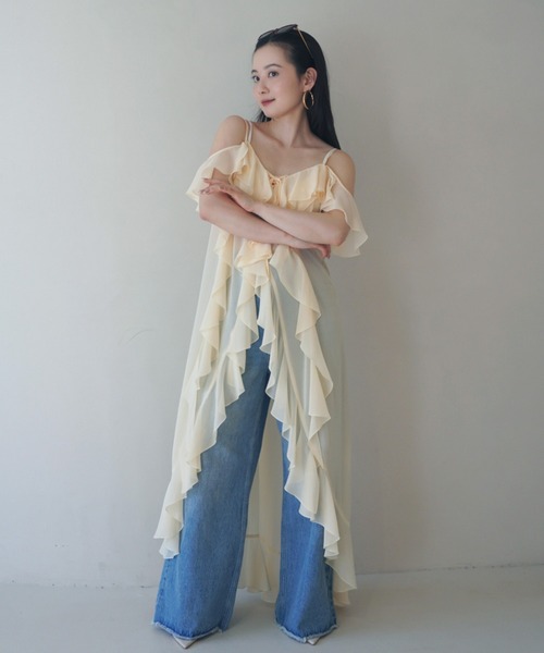 EIMY ISTOIRE(エイミーイストワール)の「ラッフルキャミロングブラウス(シャツ/ブラウス・レディース・ホワイト/サックスブルー/ブラック/ライトイエロー・F)」の4枚目の写真