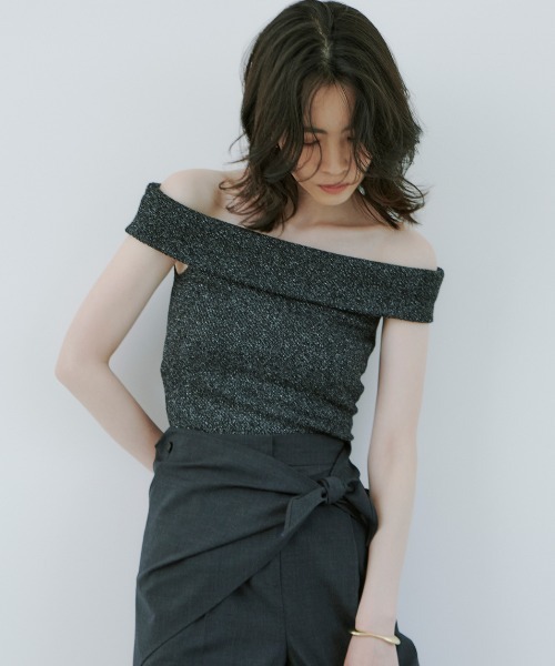 anuans（アニュアンス）の「ラメオフショルダーニットトップス（シャツ/ブラウス・レディース・ブラック/ホワイト系その他4/ベージュ・FREE）」の12枚目の写真