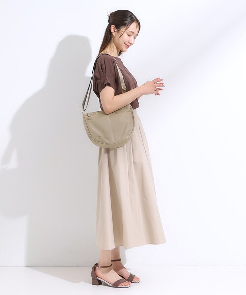 SHOO・LA・RUE(シューラルー)の「【撥水】フロントポケットハーフムーンショルダーバッグ(ショルダーバッグ・レディース・ブラック/パープル/ベージュ/ダークグレー/ライトグレー/ブルー・00)」の14枚目の写真