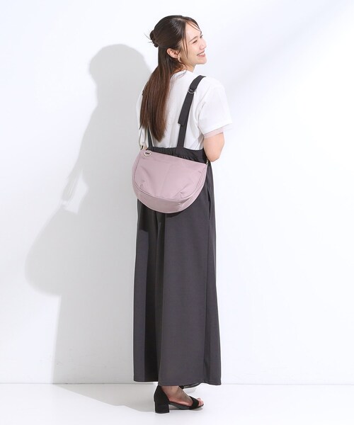 SHOO・LA・RUE(シューラルー)の「【撥水】フロントポケットハーフムーンショルダーバッグ(ショルダーバッグ・レディース・ブラック/パープル/ベージュ/ダークグレー/ライトグレー/ブルー・00)」の18枚目の写真