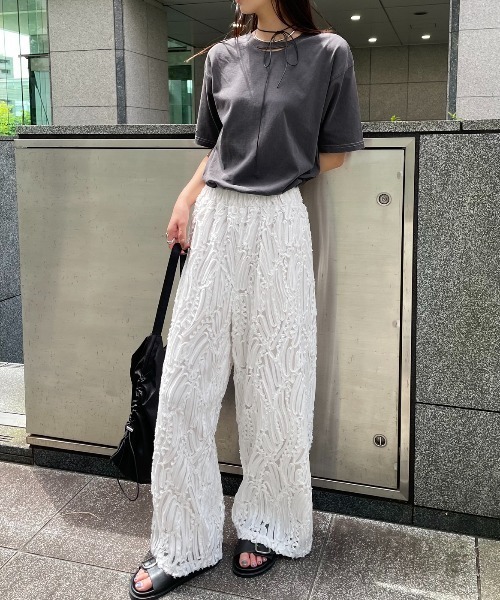 AIC.(エーアイシー)の「チュールレースイージーパンツ/セットアップ可能(その他パンツ・レディース・オフホワイト/ブラック・FREE)」の5枚目の写真