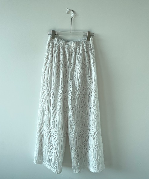 AIC.(エーアイシー)の「チュールレースイージーパンツ/セットアップ可能(その他パンツ・レディース・オフホワイト/ブラック・FREE)」の3枚目の写真