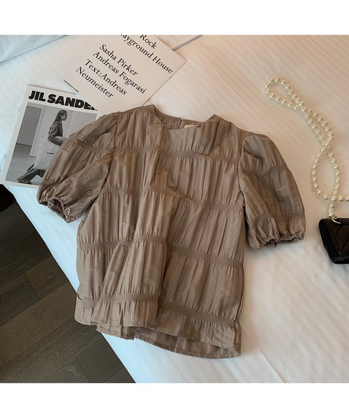 AMAJI(アマジ)の「パフスリーブフレンチトップス(その他トップス・レディース・ブラウン/ホワイト・LARGE/MEDIUM/SMALL/X-LARGE)」の2枚目の写真
