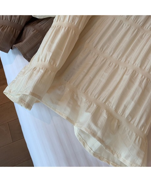 AMAJI(アマジ)の「パフスリーブフレンチトップス(その他トップス・レディース・ブラウン/ホワイト・LARGE/MEDIUM/SMALL/X-LARGE)」の7枚目の写真