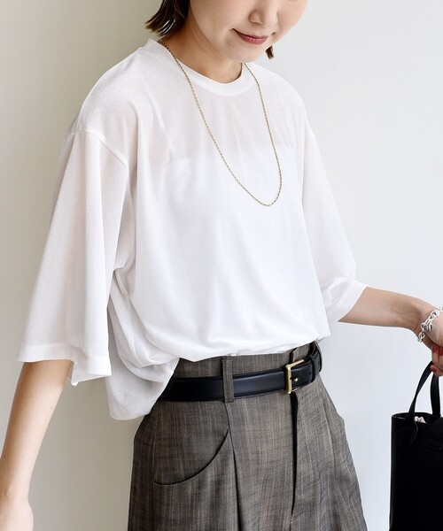SHIPS（シップス）の「〈手洗い可能〉シアー トリコット ポリエステル ベロア 五分袖 ワイド TEE（Tシャツ/カットソー・レディース・ダークグレー/オフホワイト/ピンク/ネイビー・ONE SIZE）」の2枚目の写真