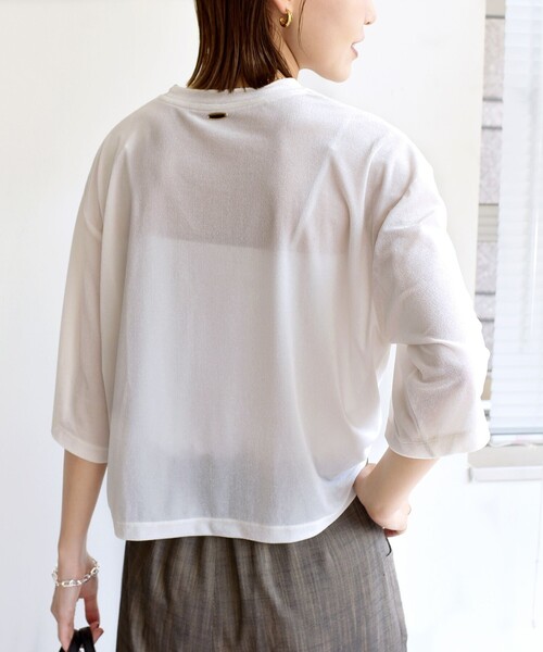 SHIPS（シップス）の「〈手洗い可能〉シアー トリコット ポリエステル ベロア 五分袖 ワイド TEE（Tシャツ/カットソー・レディース・ダークグレー/オフホワイト/ピンク/ネイビー・ONE SIZE）」の10枚目の写真