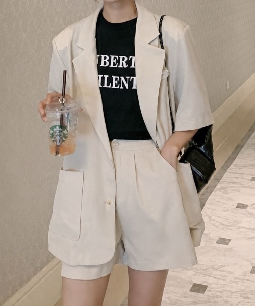LETee(レティー)の「さらっと羽織るだけで旬コーデ完成!大人カジュアルなサマージャケットセットアップ(セットアップ・レディース・グリーン/ベージュ/ブラック・FREE)」の1枚目の写真