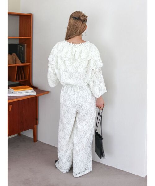 Ungrid(アングリッド)の「フリルデザインロンパース(つなぎ/オールインワン・レディース・オフホワイト/ブラック/ブルー・FREE)」の5枚目の写真