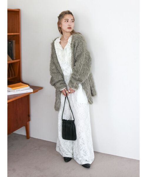 Ungrid(アングリッド)の「フリルデザインロンパース(つなぎ/オールインワン・レディース・オフホワイト/ブラック/ブルー・FREE)」の9枚目の写真