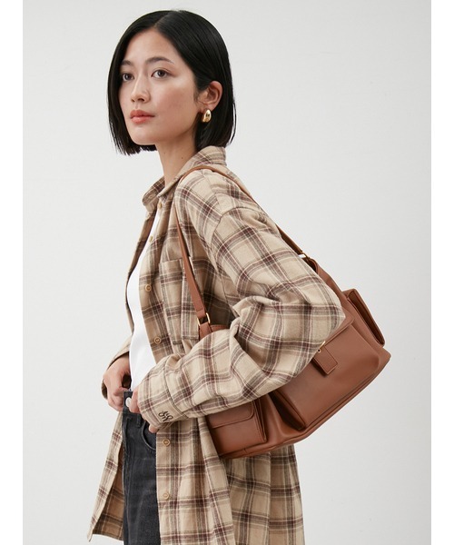 Mila Owen（ミラオーウェン）の「ポケット付きショルダーバッグ（ショルダーバッグ・レディース・キャメル/イエロー/ブラック・F）」の16枚目の写真