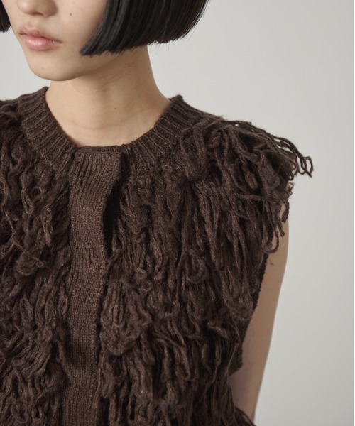 AIC.（エーアイシー）の「ループフリンジニットベスト（ベスト・レディース・ピンクベージュ/ブラウン・FREE）」の17枚目の写真