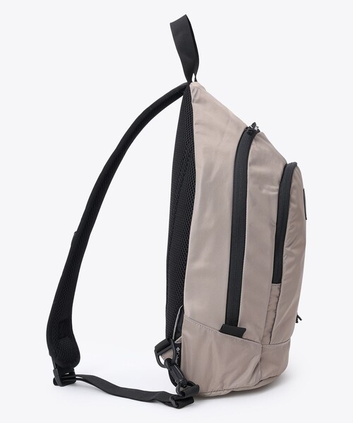 Columbia（コロンビア）の「撥水 Columbia／グレートスモーキーガーデン ボディバッグL 10L ワンショルダー／コロンビア（ボディバッグ/ウエストポーチ・レディース・ベージュ/ブルーグリーン/ブラック・ONE SIZE）」の7枚目の写真