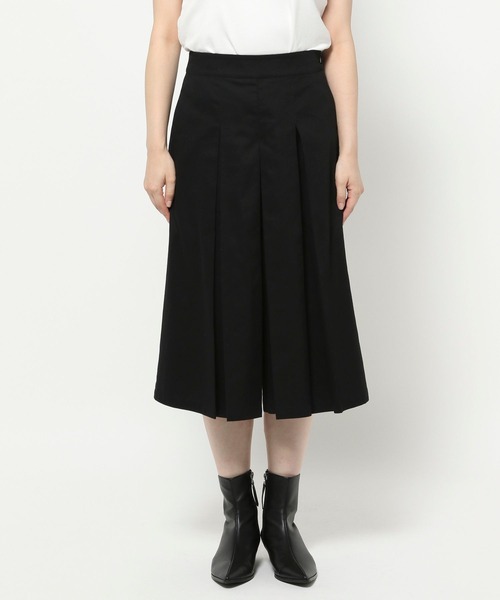 LOWRYS FARM（ローリーズファーム）の「タックプリーツハーフパンツ  576739（チノパンツ・レディース・ブラック/ベージュ・MEDIUM/LARGE）」の13枚目の写真