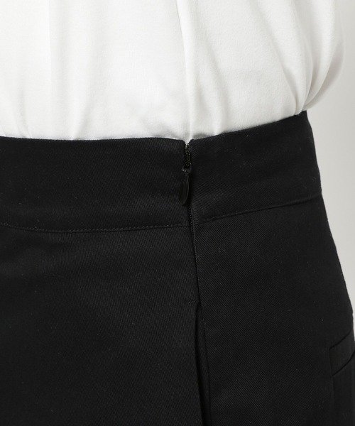 LOWRYS FARM（ローリーズファーム）の「タックプリーツハーフパンツ  576739（チノパンツ・レディース・ブラック/ベージュ・MEDIUM/LARGE）」の18枚目の写真