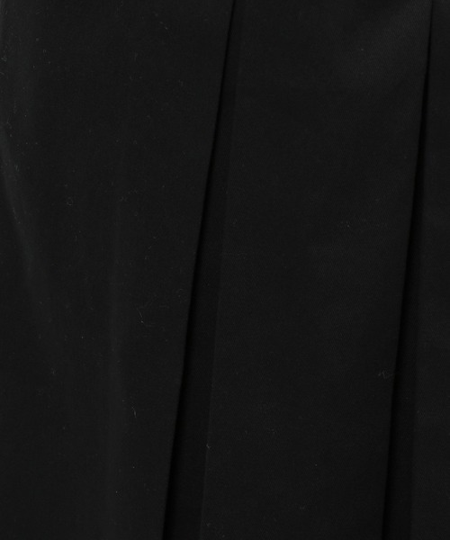 LOWRYS FARM（ローリーズファーム）の「タックプリーツハーフパンツ  576739（チノパンツ・レディース・ブラック/ベージュ・MEDIUM/LARGE）」の11枚目の写真