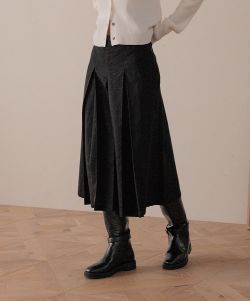 LOWRYS FARM（ローリーズファーム）の「タックプリーツハーフパンツ