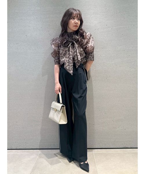 【新品タグ付き】Lily Brown 大人気 ラグランオーガンザボウタイブラウス 新品タグ付き】Lily Brown 大人気 ラグランオーガンザボウタイ