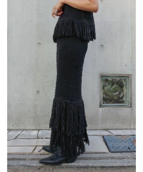 Ungrid(アングリッド)の「フリンジニットスカート(スカート・レディース・ブラック/アイボリー・FREE)」の4枚目の写真