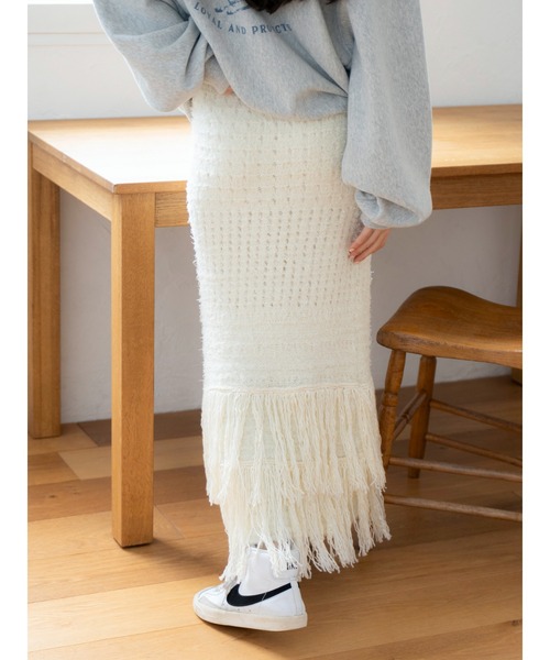 Ungrid(アングリッド)の「フリンジニットスカート(スカート・レディース・ブラック/アイボリー・FREE)」の17枚目の写真