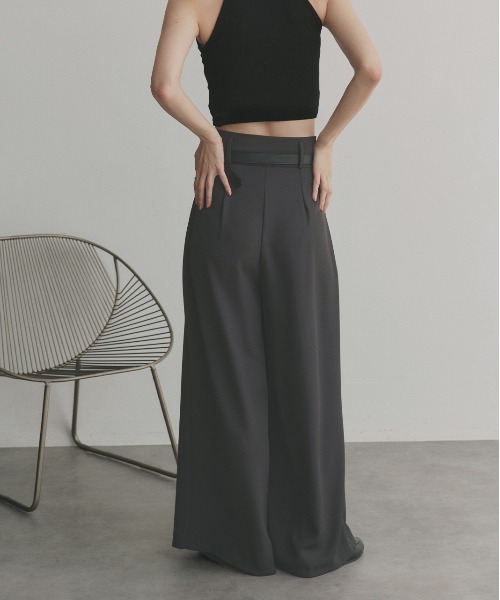 ad thie（アドティエ）の「フロントタック ワイドスラックス（スラックス・レディース・グレー/ブラック/アイボリー・FREE）」の6枚目の写真