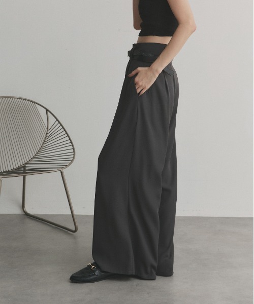 ad thie（アドティエ）の「フロントタック ワイドスラックス（スラックス・レディース・グレー/ブラック/アイボリー・FREE）」の7枚目の写真