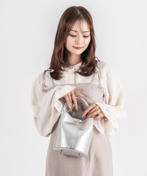 Rivel(リヴェル)の「【andrea cardone/アンドレアカルドネ】ワンハンドル レザー バケツバッグ(ハンドバッグ・レディース・ブラック/シルバー/ブラウン/アイボリー・FREE)」の14枚目の写真