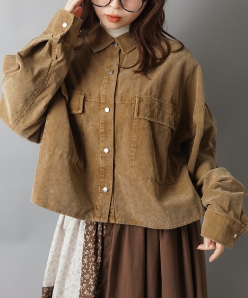 SPINNS（スピンズ）の「スタイルUP★ヴィンテージ加工ショートシャツ/ケミカル（シャツ/ブラウス・レディース・グレー/キャメル/チャコール・ONESIZE）」の3枚目の写真