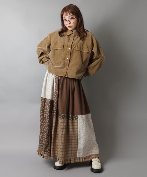 SPINNS（スピンズ）の「スタイルUP★ヴィンテージ加工ショートシャツ/ケミカル（シャツ/ブラウス・レディース・グレー/キャメル/チャコール・ONESIZE）」の9枚目の写真