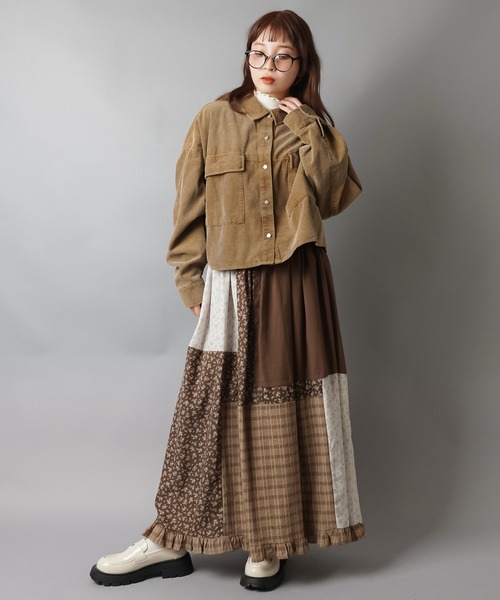 SPINNS（スピンズ）の「スタイルUP★ヴィンテージ加工ショートシャツ/ケミカル（シャツ/ブラウス・レディース・グレー/キャメル/チャコール・ONESIZE）」の11枚目の写真