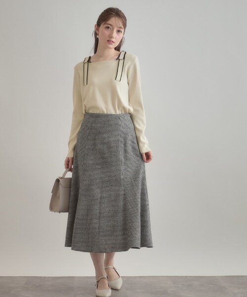 couture brooch（クチュールブローチ）の「【着映え・フェミニン・高見え】配色リボン総針ニットトップス（ニット/セーター・レディース・ブラウン系その他/ブラック/アイボリー・38/36/42）」の4枚目の写真