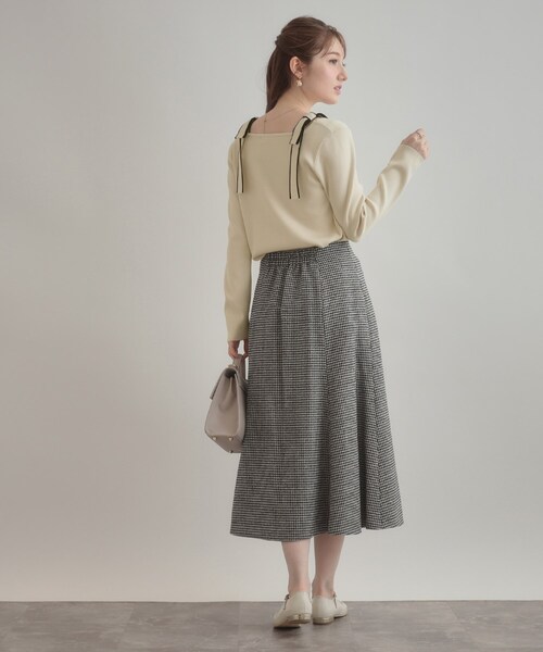 couture brooch（クチュールブローチ）の「【着映え・フェミニン・高見え】配色リボン総針ニットトップス（ニット/セーター・レディース・ブラウン系その他/ブラック/アイボリー・38/36/42）」の6枚目の写真